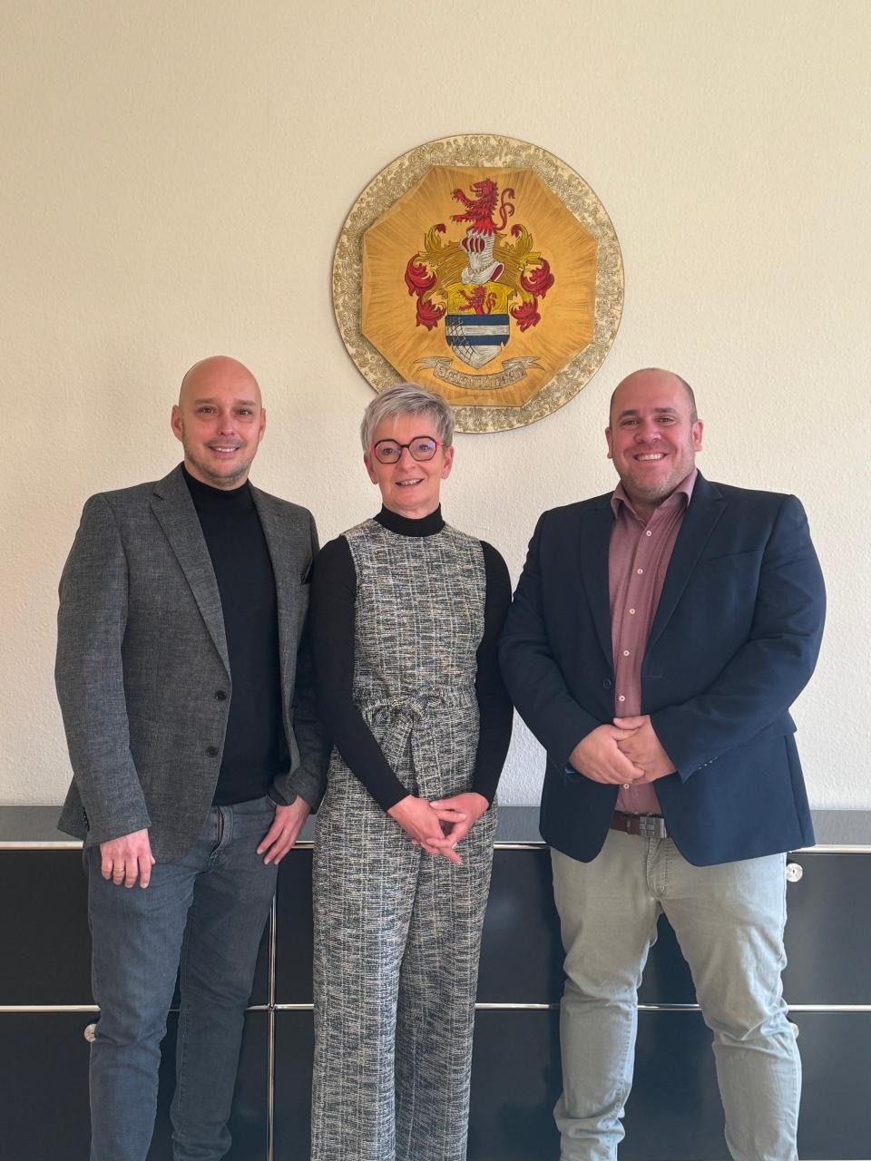 (v. l. n. r.) Bürgermeister Manuel Stärk, Simone Zeller und Mark Löffler (v. l. n. r.) Bürgermeister Manuel Stärk, Simone Zeller und Mark Löffler
