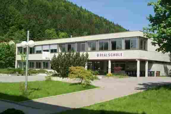 Bild Realschulgebäude Bild Realschulgebäude